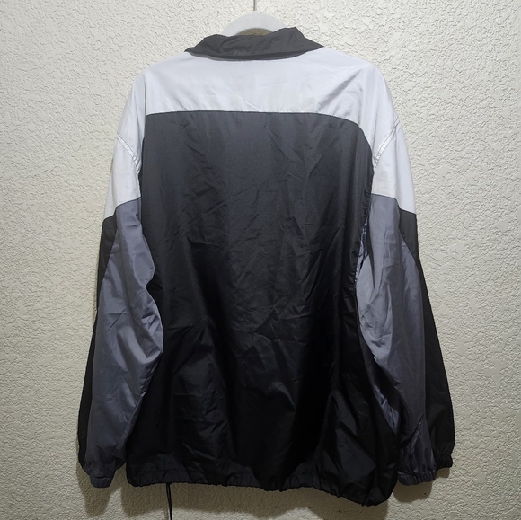 Vintage Raiders Sports Illistrated Windbreaker Men's Black and Gray Jacket - Picture 4 of 8